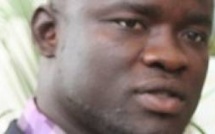 Eumeu Sène serre la main de Balla Gaye1