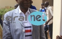 Trait libre : Le ministre super star  et son collègue aérien