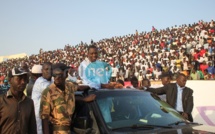 [Photos] Thione Seck comblé