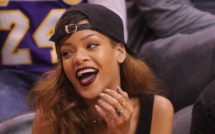 Rihanna en mode street girl et talons hauts pour assister au match des Lakers