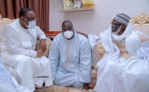 LE KHALIFE DE TOUBA DEROULE LE TAPIS ROUGE A MACKY SALL ( VIDEO )