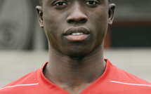 Vidéo: Papis Demba Cissé rénove la grande mosquée et offre une ambulance à la ville de Sedhiou. Regardez