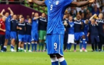 VIDEO: ANDIAMO AI MONDIALI ! Mario Balotelli qualifie l’Italie à la Coupe du Monde