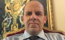 Une république de contrefaçon -Par Emmanuel Desfourneaux