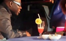[Vidéo] Adiouza draguée par Abdou Guitté Seck dans un restaurant.