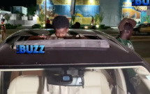 Baye Cheikh Khassida au volant de sa nouvelle voiture avec Boucher Ketchup