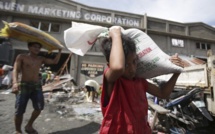 (28) Photos qui témoignent du désastre aux Philippines après le passage du Typhon Haiyan. Regardez