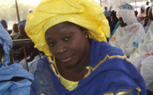 [Vidéo] Soda Mama Fall débarque à la Zik FM avec une plainte contre Ahmed Aidara. 