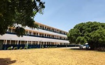  Grève du moyen et secondaire : 4 bus de transport d'élèves et la voiture de la directrice du Collège Notre Dame du Liban «caillassés»