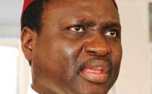 En pleine cérémonie officielle du Gamou de Mbeuleukhé : L’ex-député Aliou et son frangin Docteur Dia s’entre-noient dans un océan de coups de poings et de “maajeeri”