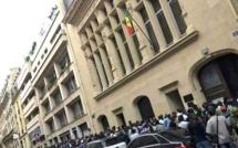 Diaspora : des réfugiés sénégalais d’Ukraine envahissent le consulat du Sénégal à Paris