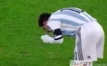Vidéo: Messi vomit en plein match