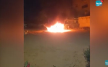 Mamelles: Un taxi dévoré par les flammes, les riverains assistent au spectacle et...filment