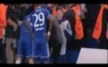 Vidéo- Mourinho traverse tout le terrain pour féliciter Demba Ba après son but