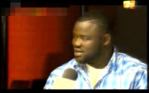 Vidéo: Eumeu Sène trouve que tout est bon chez Yahya Jammeh « Il est humble, et il m’a donné a manger » Regardez