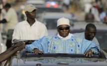 En Direct - Me Wade est enfin arrivé à Dakar !