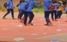 Drôle de manière de fêter la fin de l’année scolaire : Des élèves de Ouakam déchirent leurs cahiers et renversent les tables-bancs