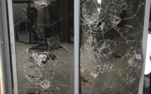 Urgent / Violences à Sangalkam : Le siège de BBY vandalisé par le maire Pape Sow et ses militants, à la suite d'une bataille rangée