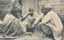 Sourions un peu « Tadiabone » : explications sur la chanson de la « Tamkharite » avec les vraies paroles…