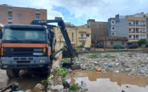 Photos/Videos: Les déchets ralentissent l'évacuation des eaux