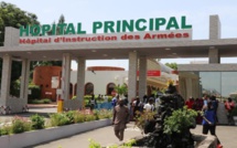 Coup de gueule ! Urgences de l’hôpital Principal de Dakar : Malgré un flux de patients, un préposé à la caisse délaisse son poste pour un petit-déjeuner