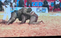 Photos/ Lutte: Chute avec un "4 appuis" de Reug-Reug face à Sa Thiès