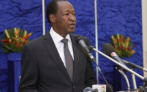 Burkina Faso : le président Blaise Compaoré annonce la dissolution du gouvernement et décrète l'état de siège