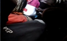 Vidéo : Regardez ce « maraudeur de plaisir » dans un mini bus Tata bondé de monde