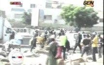 Vidéo:Patte d'Oie: des tabliers déguerpis brûlent des pneus sur l'autoroute