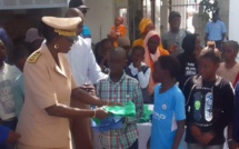 Port d'uniformes à l'école : Saint-Louis réceptionne un lot de 494 638 tenues scolaires