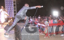 Images – Fidak 2014 : Abdou Guité Seck fait bouger le public au Cices