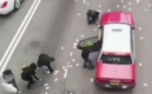 Vidéo-Hong Kong : 1,6 million d'euros sur la chaussée, la foule devient folle