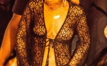 Rihanna seins nus sur le yacht de P.Diddy pour 2015 (Photos)
