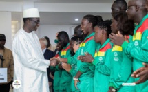 Jeux mondiaux de Berlin : Amadou Bâ, Premier Ministre, remet le drapeau national à la délégation «Spécial Olympics»