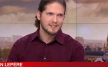 Vidéo. Caché sous un évier à l'insu des terroristes, Lilian raconte