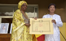 Pour sa contribution significative dans le domaine de la santé : Pr Awa Marie Coll Seck  décorée par le Japon