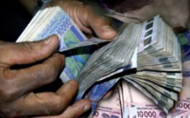 L’ingénieur pompe dans le compte du non-voyant