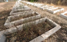 Des gendarmes et sapeurs-pompiers débarquent dans un cimetière, interrompent la cérémonie funèbre et emportent la dépouille du défunt maire de Banjul