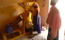 Bandègne : Le maire Assane Seck offre aux femmes de la commune un moulin à mil