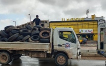 Opération de ramassage de pneus et découverte suspecte d'essence à Grand-Dakar