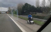 À contre-sens sur l'autoroute en chaise roulante