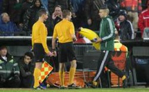 Une banane géante jetée à Gervinho, qui répond sur le terrain