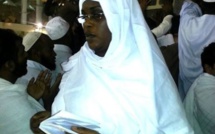 Mosquée de la Rue Blanchot : Marième Faye Sall distribue des enveloppes et crée un embouteillage