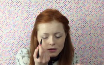 Une youtubeuse aveugle poste des tutos maquillage pour les non voyantes !