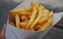Belgique : un voleur arrêté grâce... à une barquette de frites !
