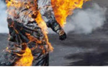 Sénégal : Un homme en tenue militaire tente de s'immoler devant le Palais