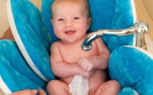 18 objets du quotidien qui faciliteraient énormément la vie des parents ! Le verre pour les médicaments, c'est vraiment génial...