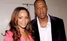 Rihanna contre-attaque après les rumeurs sur sa fausse rela­tion avec Jay Z