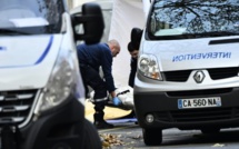 Devant le Bataclan, l'émotion et l'horreur après la "boucherie"