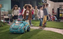 Une pub contre les clichés filles-garçons dans les catalogues de Noël